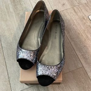 Bandolino open toed  flats